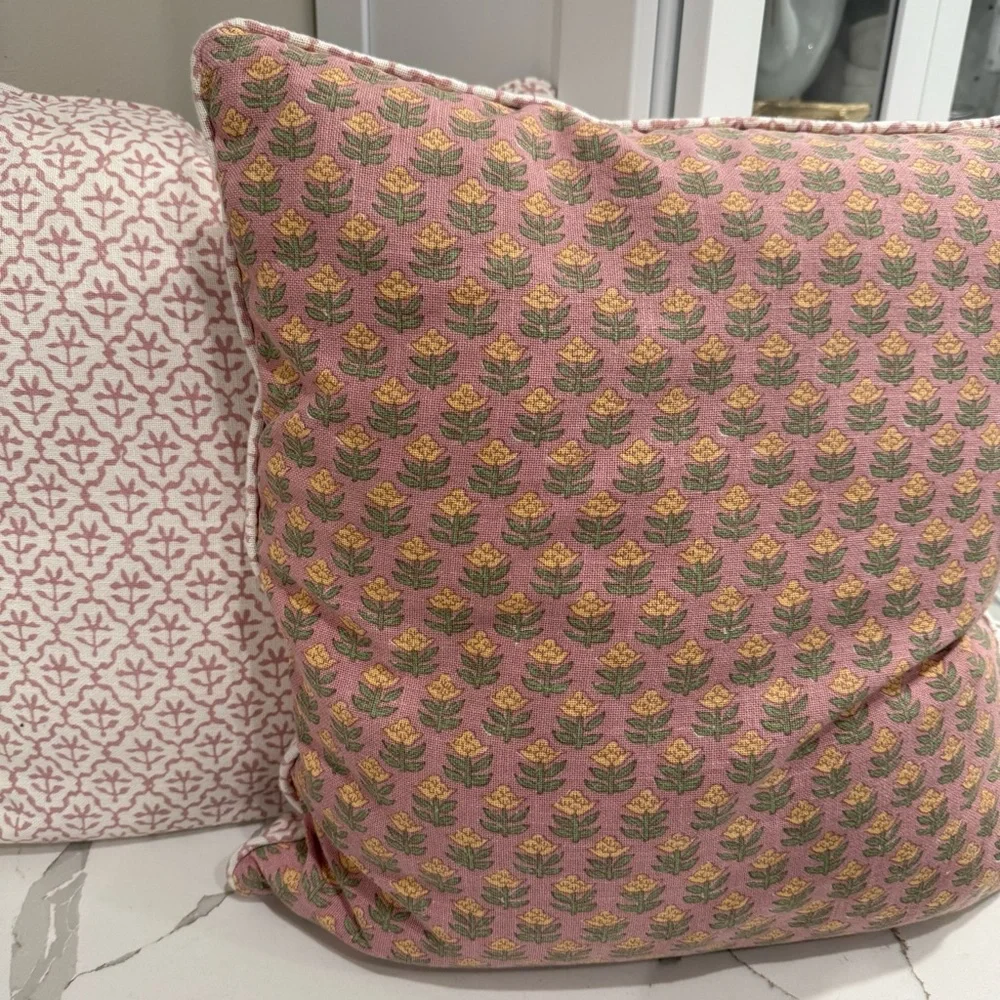 Artistic Accents, 20”x20” Throw Pillow Set with inserts patterns front and back